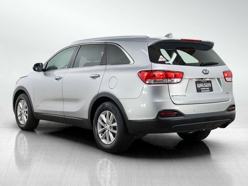 Used 2016 Kia Sorento AWD w/ LX Convenience Package image 4