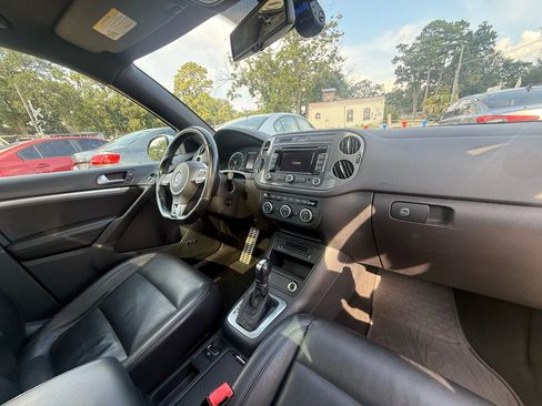 Used 2014 Volkswagen Tiguan R-Line image 11