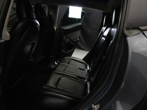 Used 2023 Tesla Model Y Long Range image 21