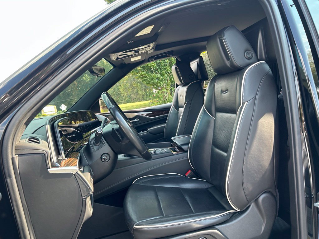 Used 2021 Cadillac Escalade ESV Premium Luxury w/ LPO, Radiant Package AWD/4WD image 38