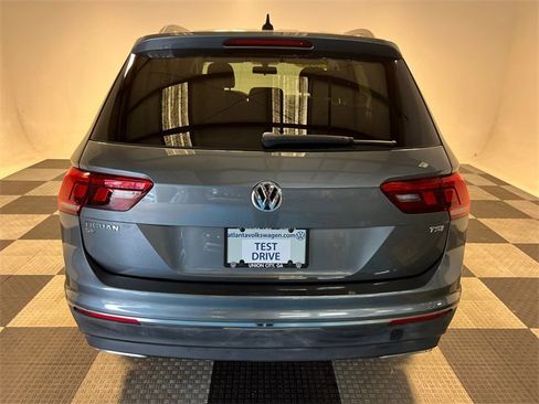 Used 2018 Volkswagen Tiguan SE image 4