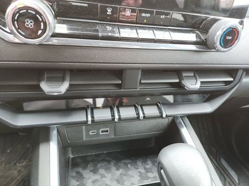 Certified 2023 Chevrolet Colorado Trail Boss w/ Technology Package image 16