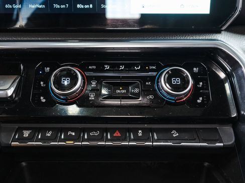 Used 2024 GMC Sierra 2500 Denali w/ Denali Reserve Package image 15