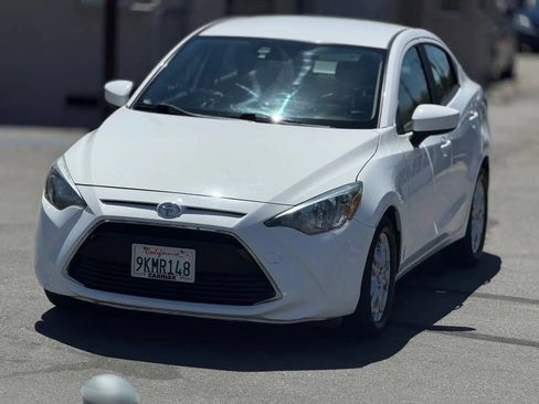 Used 2017 Toyota Yaris iA FWD image 7
