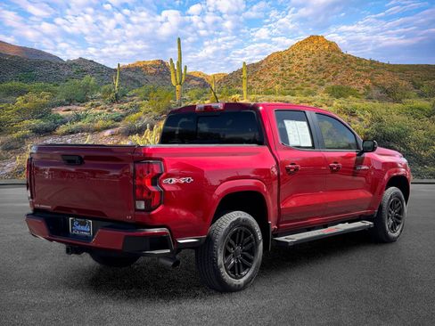 Used 2023 Chevrolet Colorado LT w/ LT Convenience Package II AWD/4WD image 4