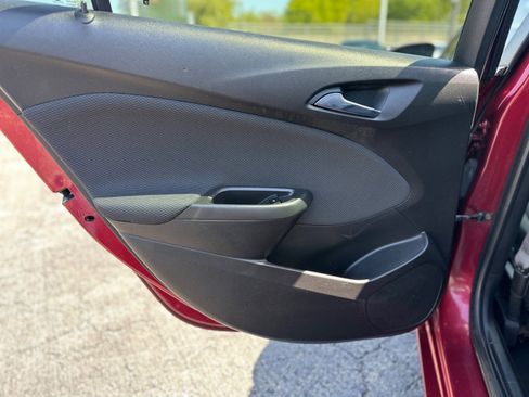 Used 2017 Chevrolet Cruze LT FWD image 33
