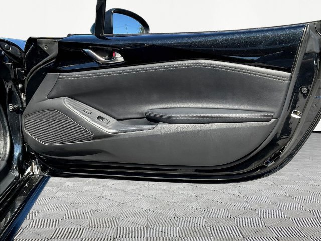 Used 2025 MAZDA MX-5 Miata RF Grand Touring RWD image 25