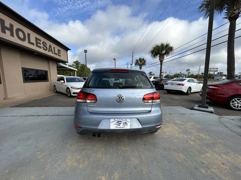 Used 2010 Volkswagen Golf 4-Door image 6