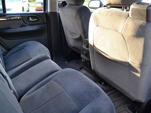 Used 2007 GMC Envoy SLE image 26