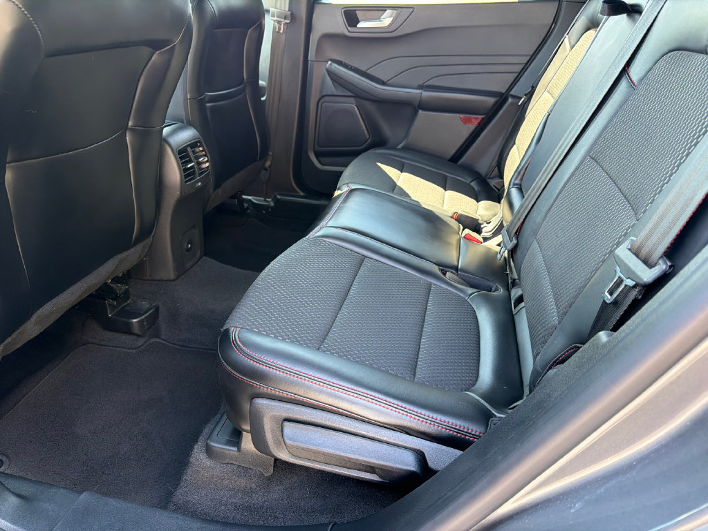 Used 2024 Ford Escape ST-Line AWD/4WD image 25