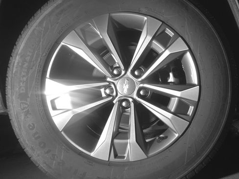 Used 2025 Chevrolet Equinox LT FWD image 14