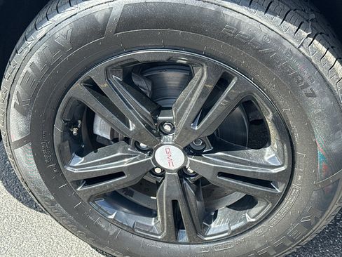Used 2019 GMC Terrain SLE w/ LPO, Floor Liner Package FWD image 9