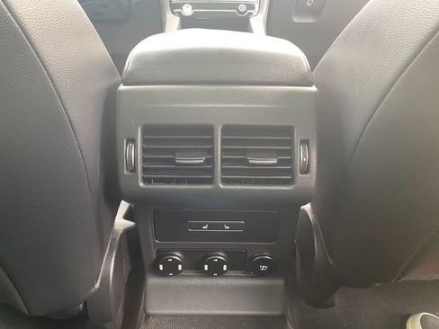 Used 2020 Jaguar F-PACE Premium image 28