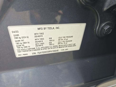 Used 2023 Tesla Model Y Long Range AWD/4WD image 28