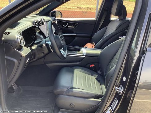 Used 2023 Mercedes-Benz GLC 300 4MATIC image 8