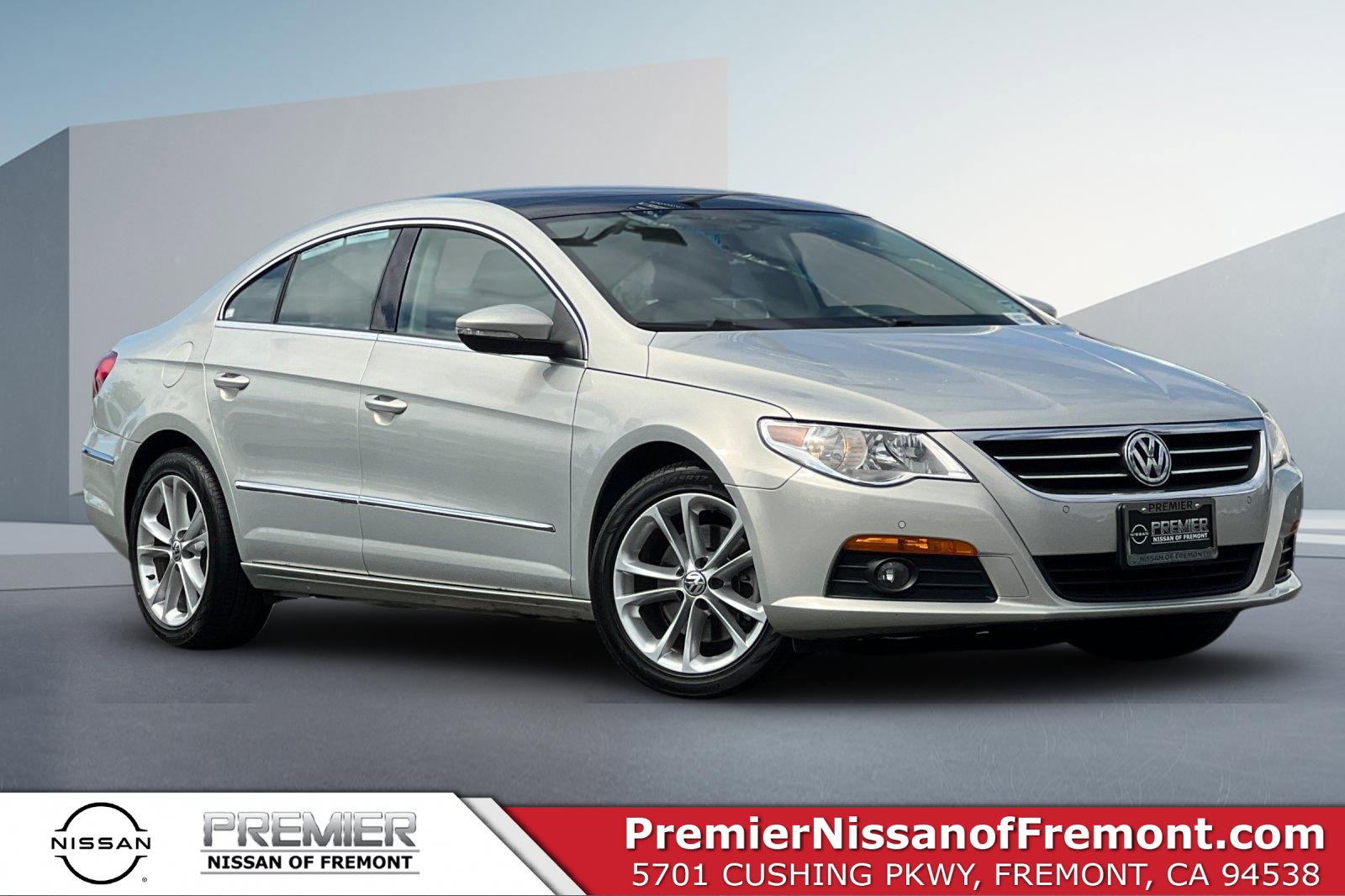 Used 2010 Volkswagen CC Luxury FWD image 1