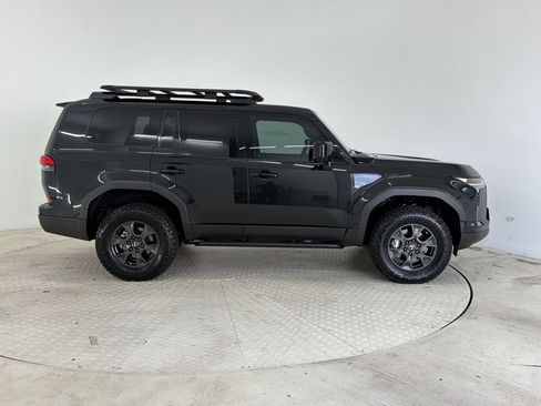 Used 2025 Lexus GX 550 w/ Accessory Package (CT) AWD/4WD image 8
