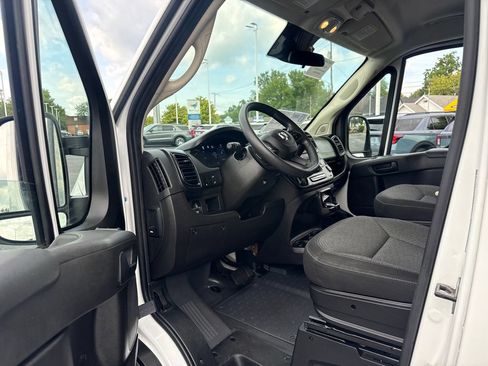 Used 2025 RAM ProMaster 2500 w/ U-Haul Equipment Group FWD image 25