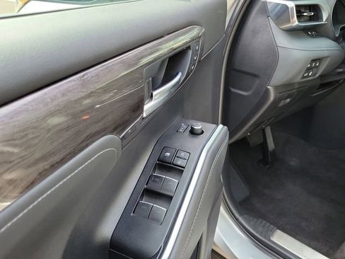 Used 2023 Toyota Highlander Platinum AWD/4WD image 8