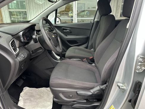 Used 2020 Chevrolet Trax LS w/ Tint and Cruise Package FWD image 11