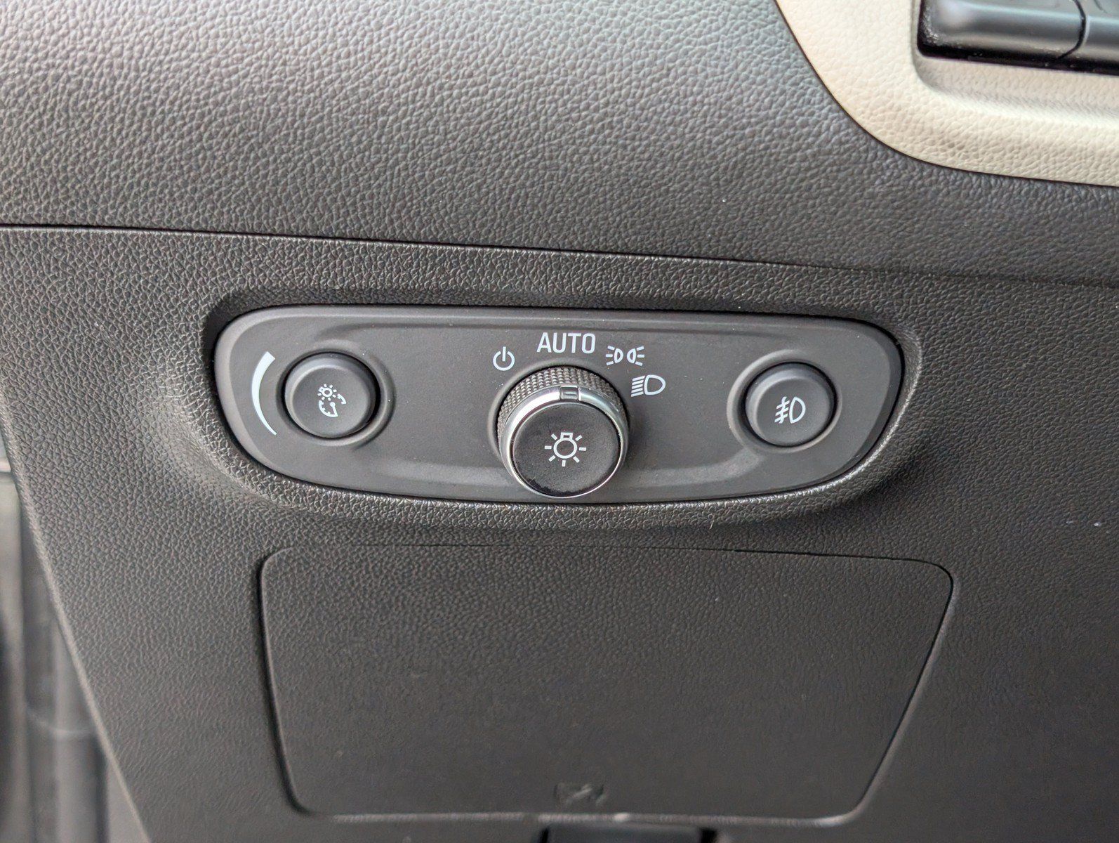 Used 2022 Buick Encore GX Essence w/ Advanced Technology Package AWD/4WD image 22