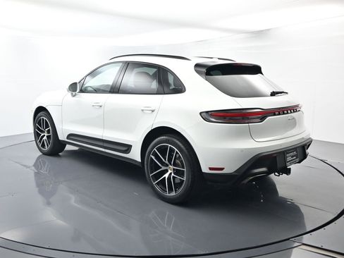 Used 2025 Porsche Macan image 3