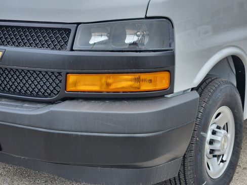 New 2026 Chevrolet Express 2500 Extended w/ Driver Convenience Package RWD image 6