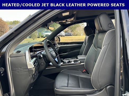 Used 2025 Cadillac Escalade ESV Premium Luxury image 6