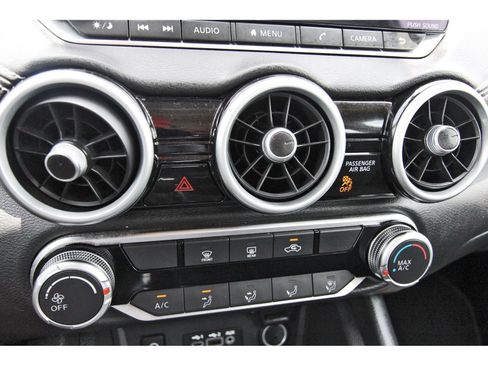 Used 2024 Nissan Sentra SV FWD image 27