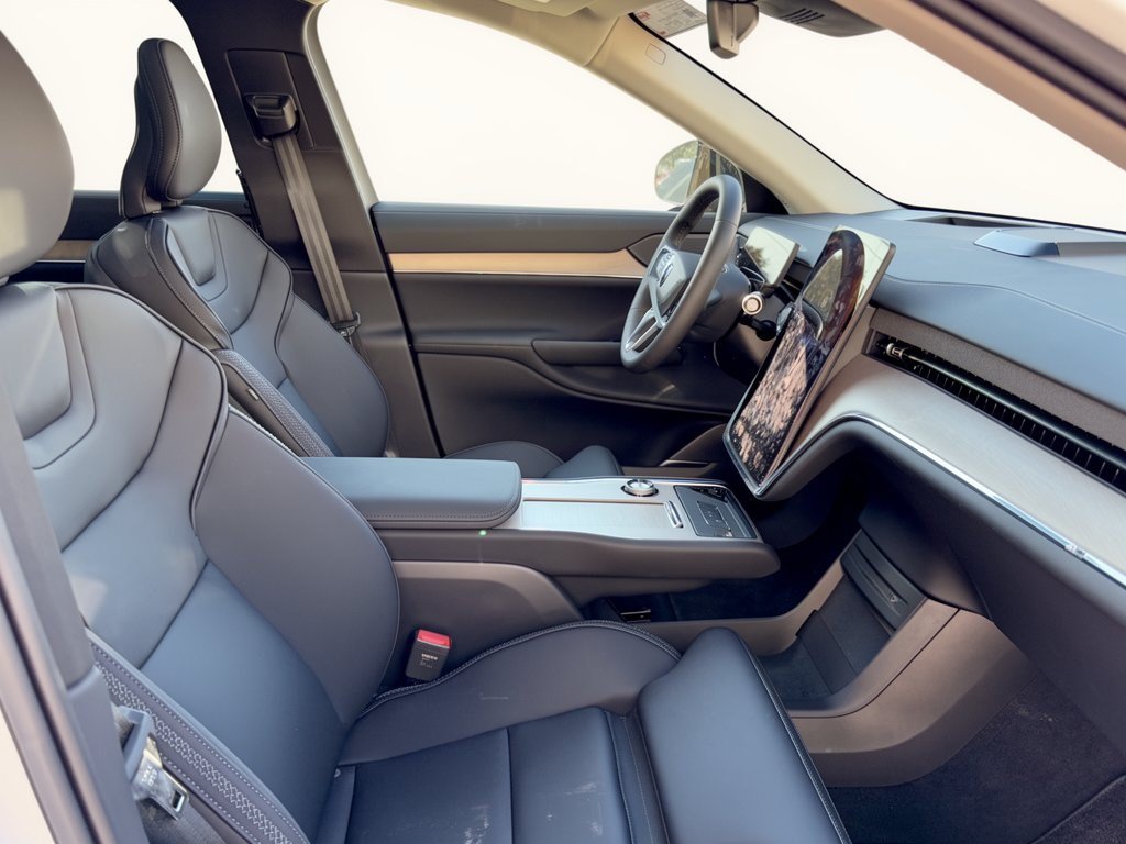 Certified 2025 Volvo EX90 Plus AWD/4WD image 30