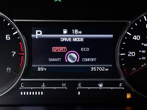 Certified 2023 Kia Sorento LX FWD image 8