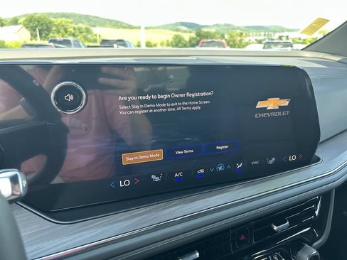 New 2026 Chevrolet Suburban LT w/ Comfort Package AWD/4WD image 28