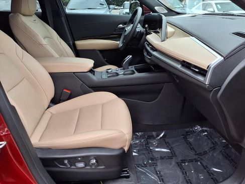 Certified 2024 Cadillac XT4 Premium Luxury AWD/4WD image 9