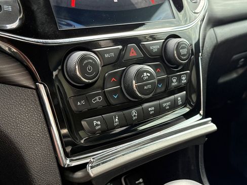 Used 2021 Jeep Grand Cherokee Laredo X RWD image 26