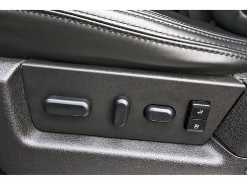 Used 2013 Ford F150 Platinum image 34