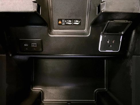 Used 2022 Chevrolet Silverado 1500 High Country w/ High Country Premium Package AWD/4WD image 26