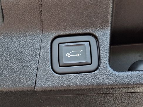 Used 2023 GMC Acadia AT4 w/ Technology Package AWD/4WD image 29