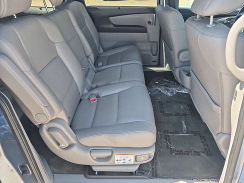Used 2014 Honda Odyssey Touring Elite image 33