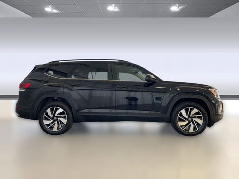 New 2026 Volkswagen Atlas SE image 8