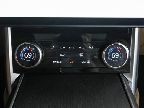 Used 2023 Land Rover Range Rover SE AWD/4WD image 34