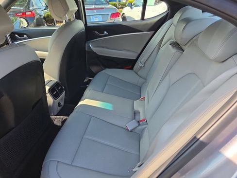 Used 2023 Genesis G70 2.0T RWD image 22