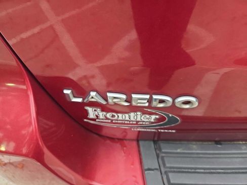 Used 2012 Jeep Grand Cherokee Laredo w/ Laredo E Group image 14