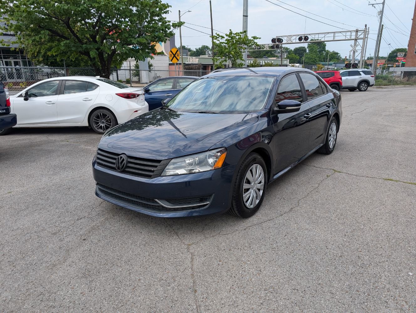 Used 2014 Volkswagen Passat 2.5 S FWD image 1