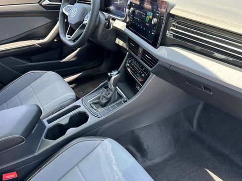 New 2026 Volkswagen Jetta SE FWD image 13