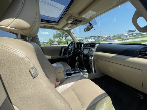 Used 2013 Toyota 4Runner SR5 image 14