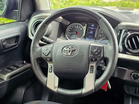 Used 2019 Toyota Tacoma SR5 AWD/4WD image 21
