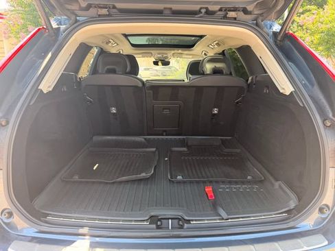Used 2023 Volvo XC60 B5 Plus w/ Climate Package AWD/4WD image 25