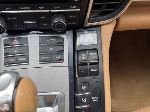 Used 2014 Porsche Panamera 4 image 43