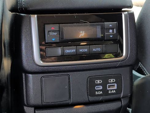 Used 2025 Subaru Ascent Premium AWD/4WD image 32