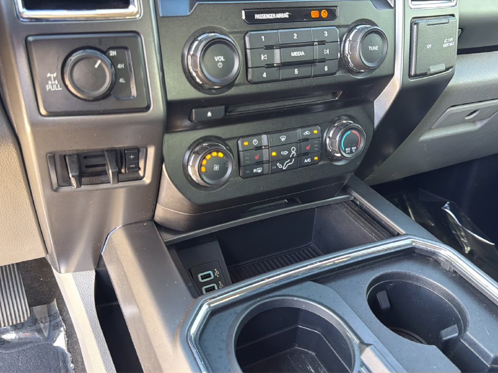 Used 2018 Ford F250 XLT w/ XLT Premium Package AWD/4WD image 24